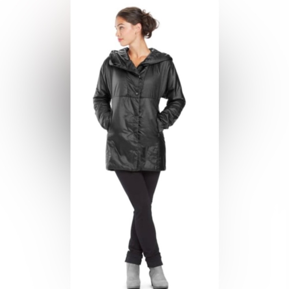 Nau Women’s Cloak Puffer Size Small